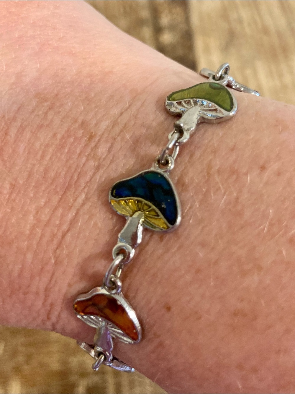 Y2K Mushroom Link Bracelet Silver Tone 7” Long - Picture 3 of 12